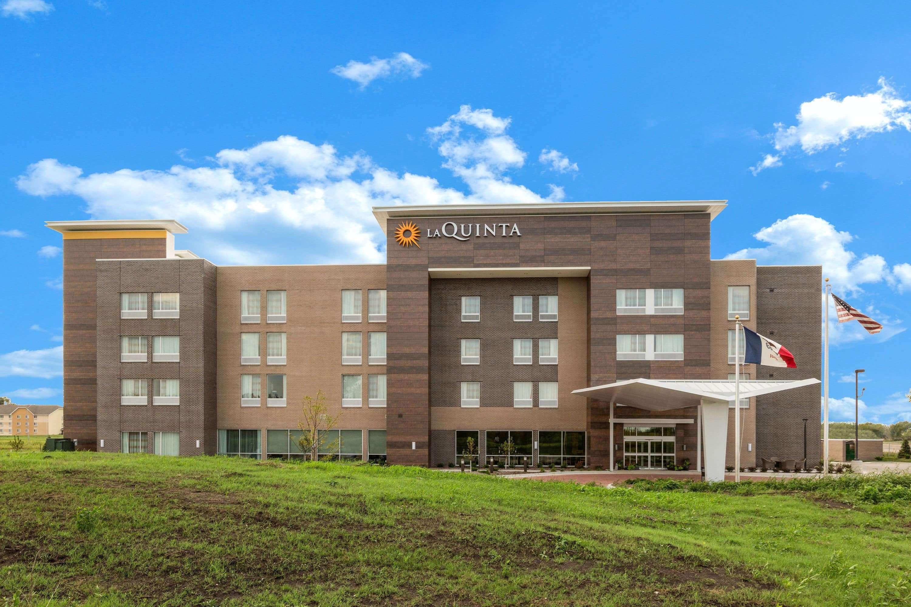 La Quinta By Wyndham Altoona Des Moines Hotel Exterior photo